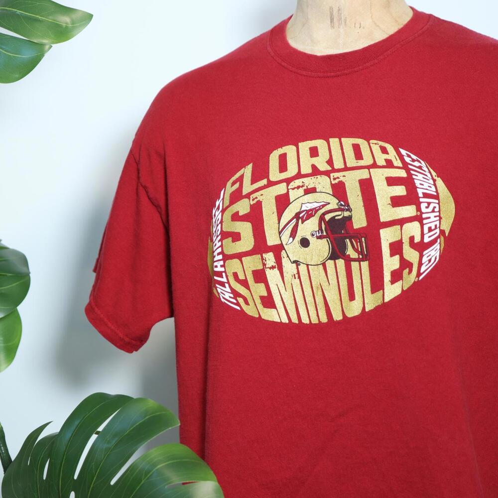 American Vintage Men's Red and White Tshirt